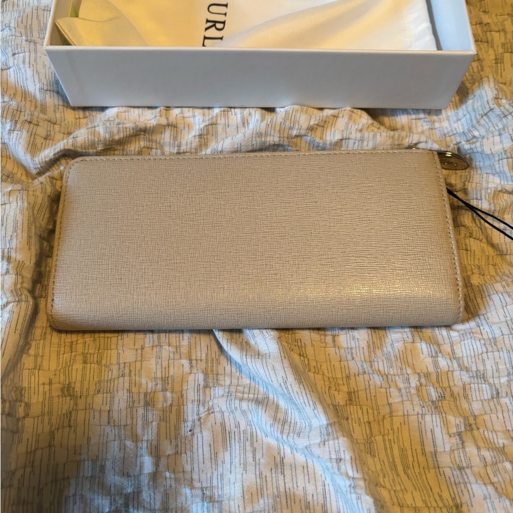 NWT Furla Beige Women's Wallet - Picture 6 of 12